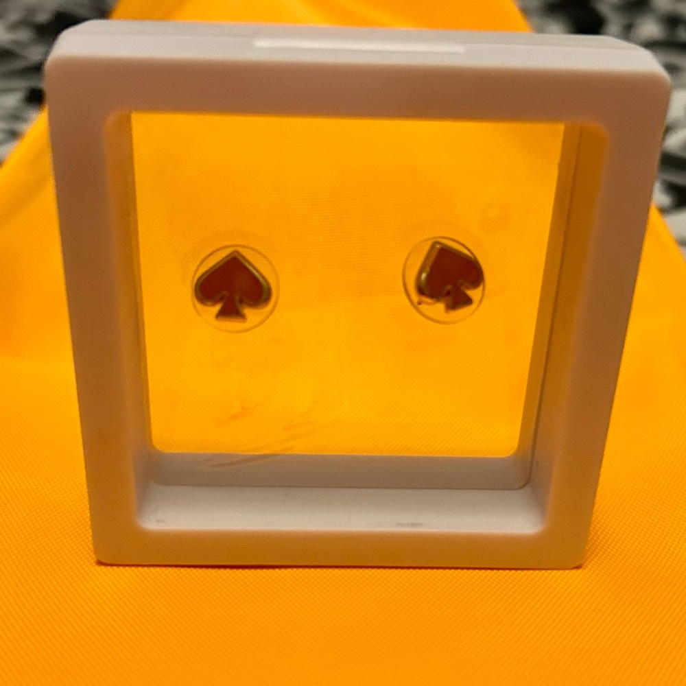 NWOT Kate Spade Pink Everyday Spade Enamel Studs - Picture 4 of 8